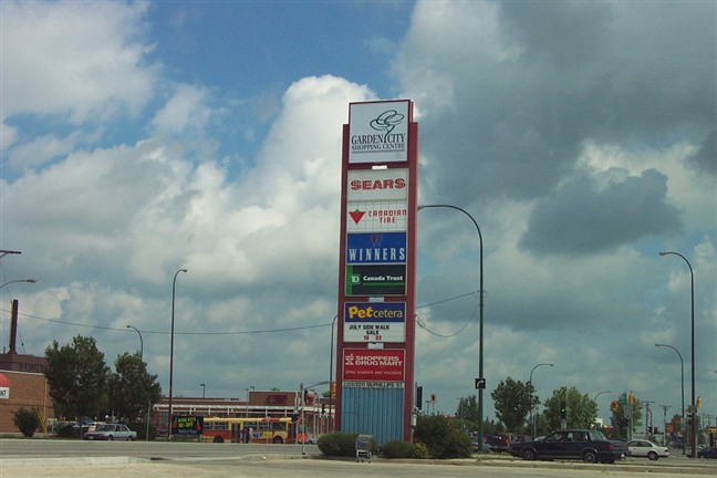 Garden City Shopping Centre pylon in Winnipeg, MB