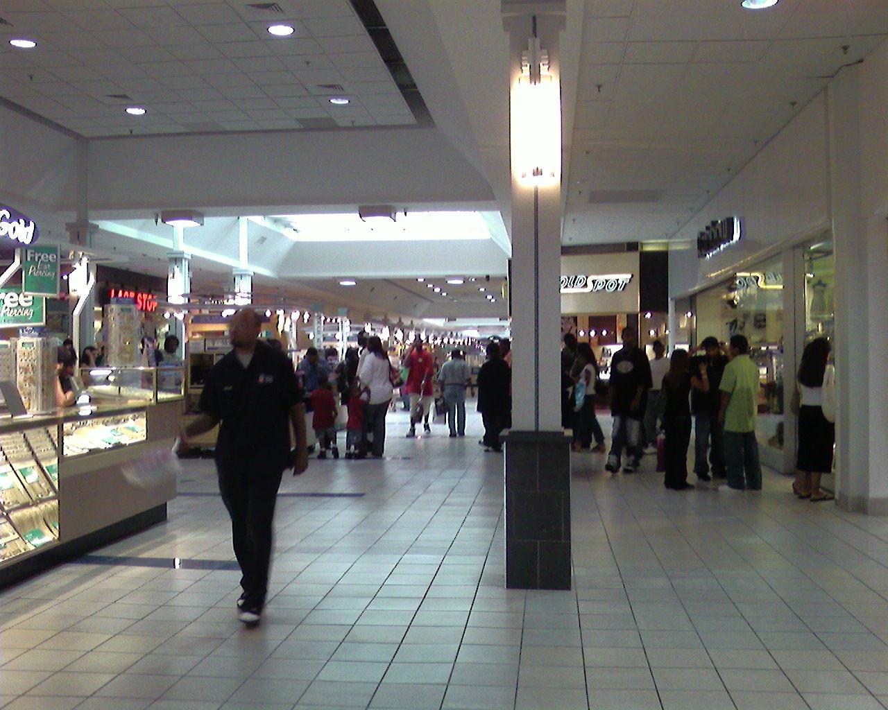 Pg mall stores
