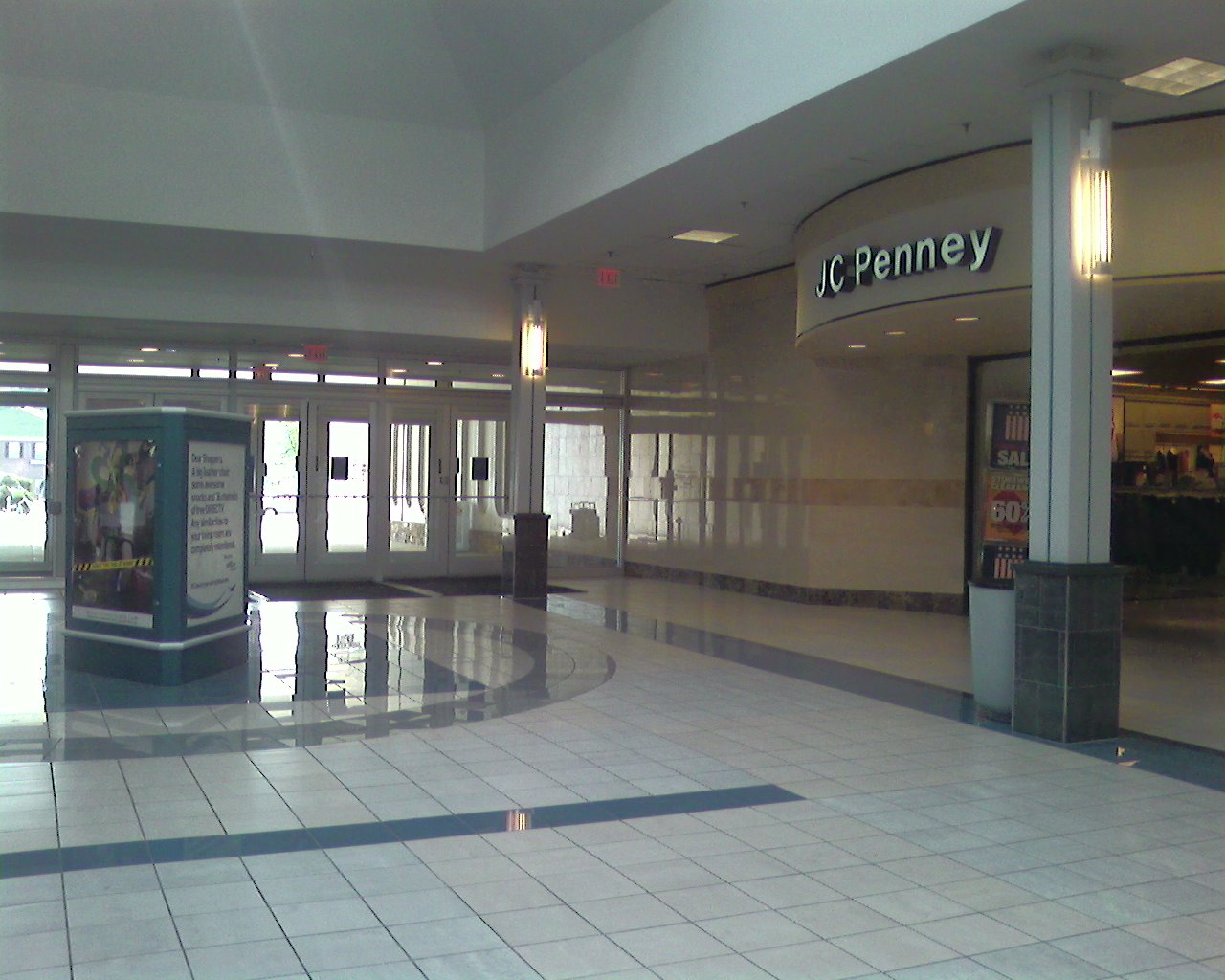 shoe stores in pg plaza mall