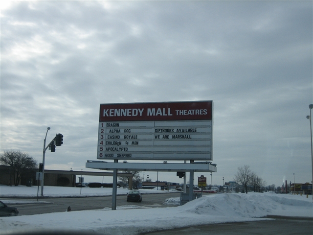 Kennedy Mall theatres sign in Dubuque, IA