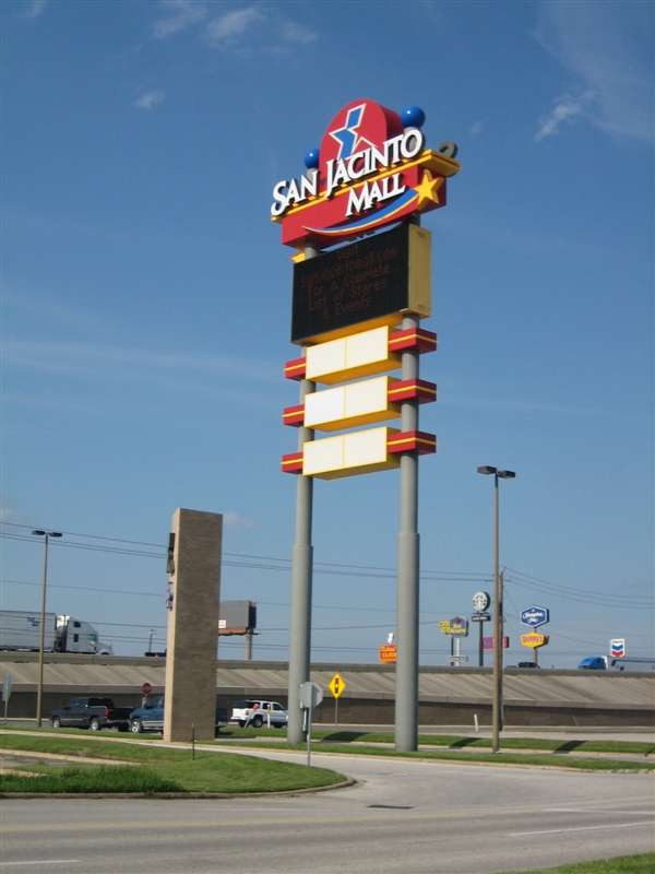 San Jacinto Mall pylon in Baytown, TX