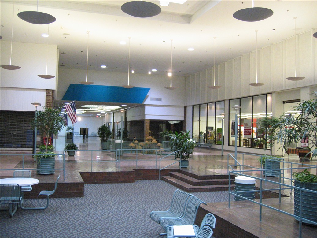 Deerbrook Mall in Northbrook, IL