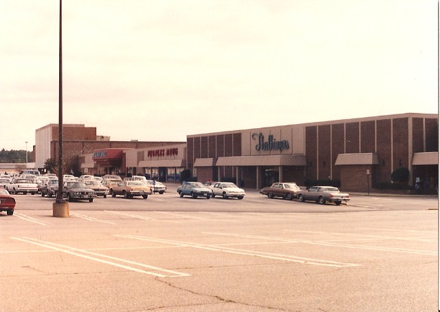 Thalhimers at Walnut Mall in Petersburg, VA in May 1991