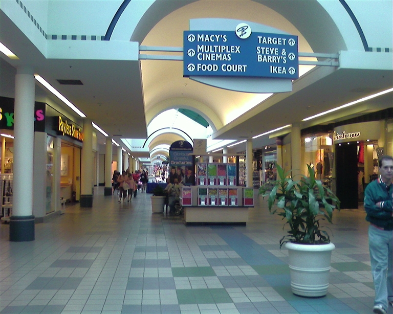 hollister broadway mall