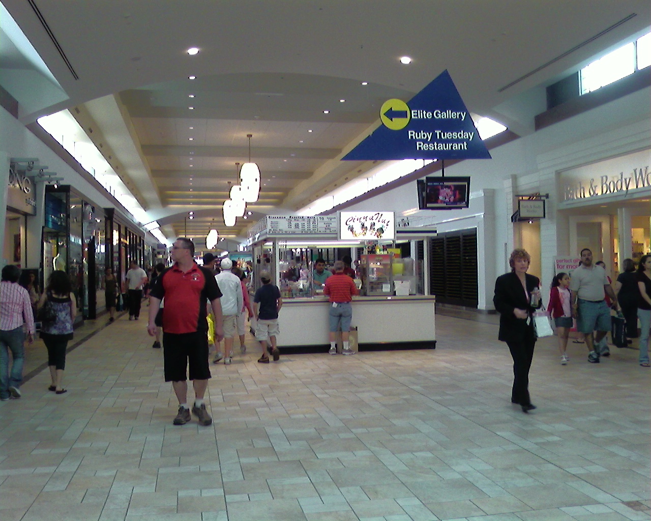 clarks smith haven mall