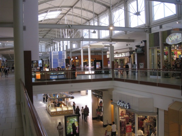 hollister town center mall
